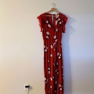 Women sleeveless Jumpsuit.